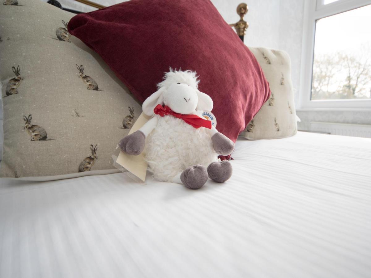 Glenville House - Adults Only - Incl Free Off-Site Health Club With Swimming Pool, Hot Tub, Sauna & Steam Room Bowness-on-Windermere Buitenkant foto